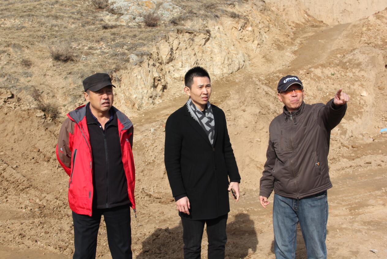 溝通服務(wù)，積極搭建供需服務(wù)平臺(tái)